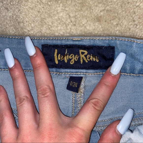 Ripped jean shorts - Picture 3 of 3